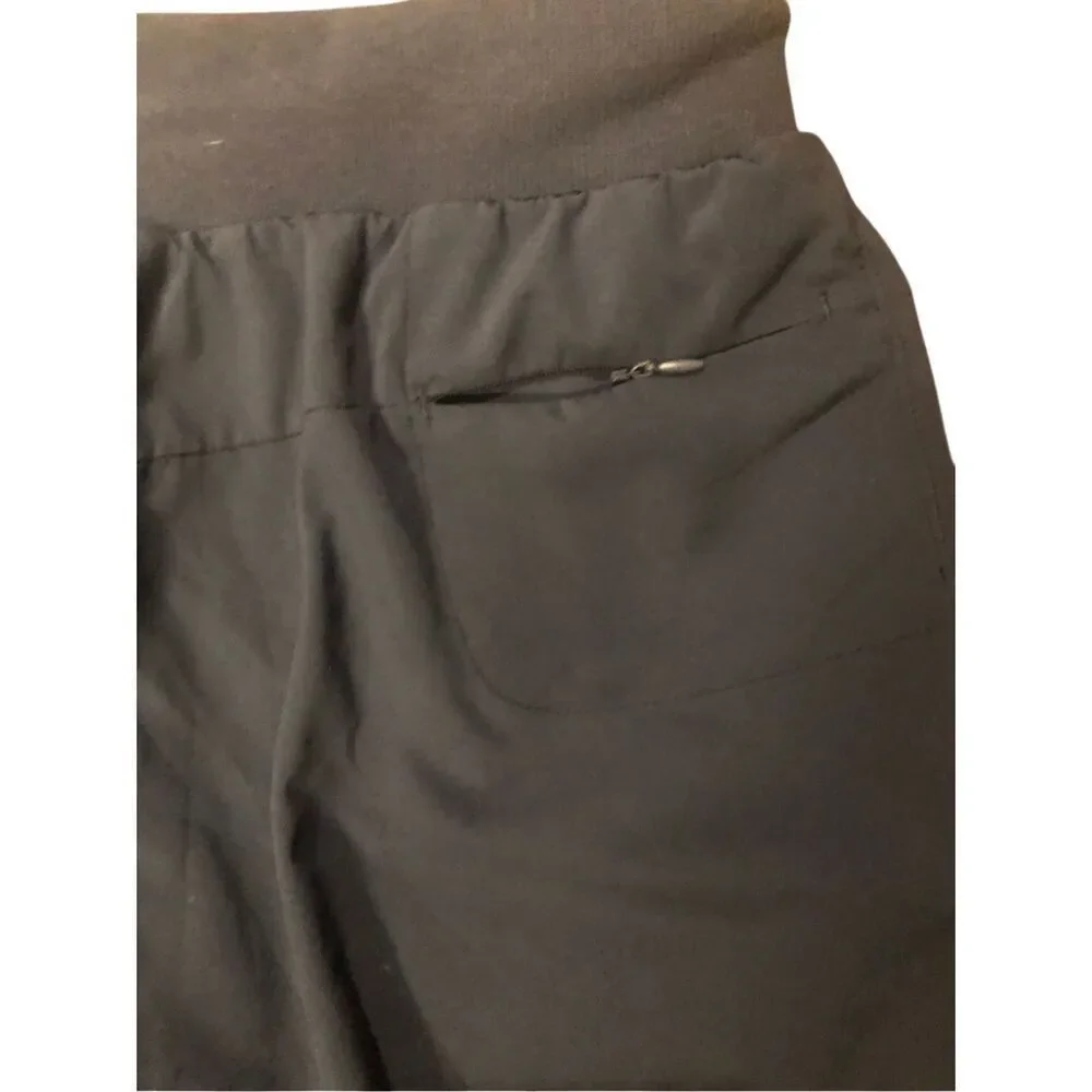 Brisas athletic Shorts in the color cashmere blue, featuring a high waistband, i